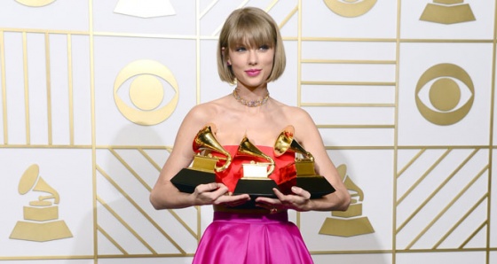 Taylor Swift, 3 ödülle Grammy'ye damga vurdu