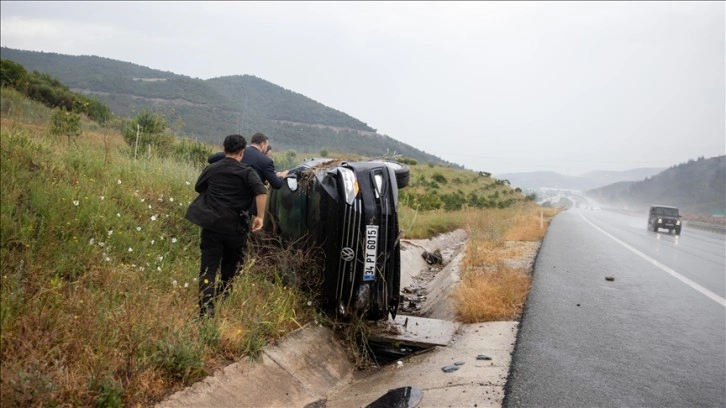 TBMM Başkanı Şentop'un özel kalem ekibi ve korumalarının bulunduğu araç kaza yaptı