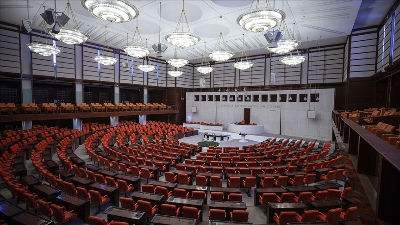 TBMM Başkanvekili Önder'in vefatıyla Meclis'teki milletvekili sayısı 592'ye düştü