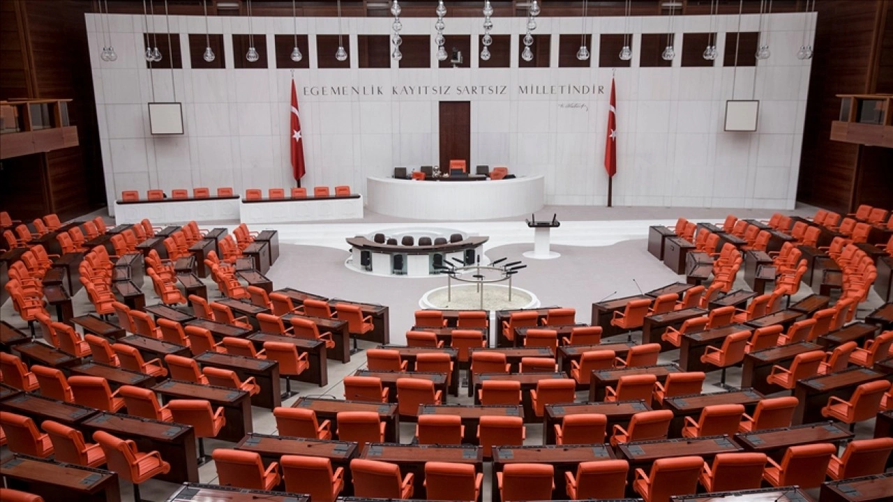 TBMM'de sandalye dağılımı değişti