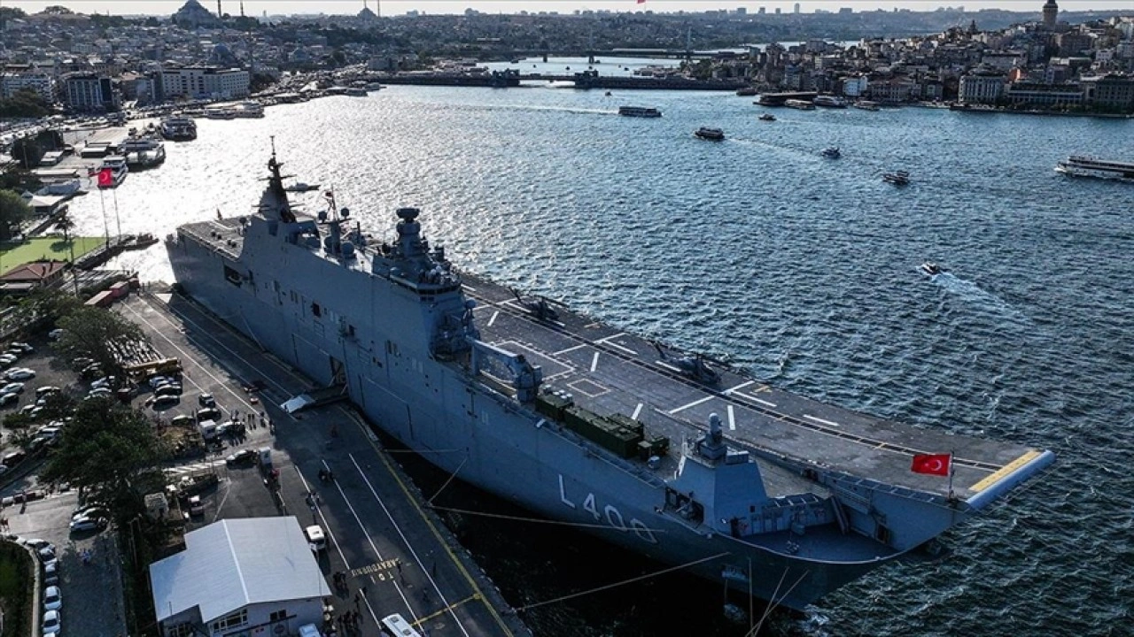TCG Anadolu, Çanakkale'den İstanbul'a "Zafer Yolculuğu"nu tamamladı