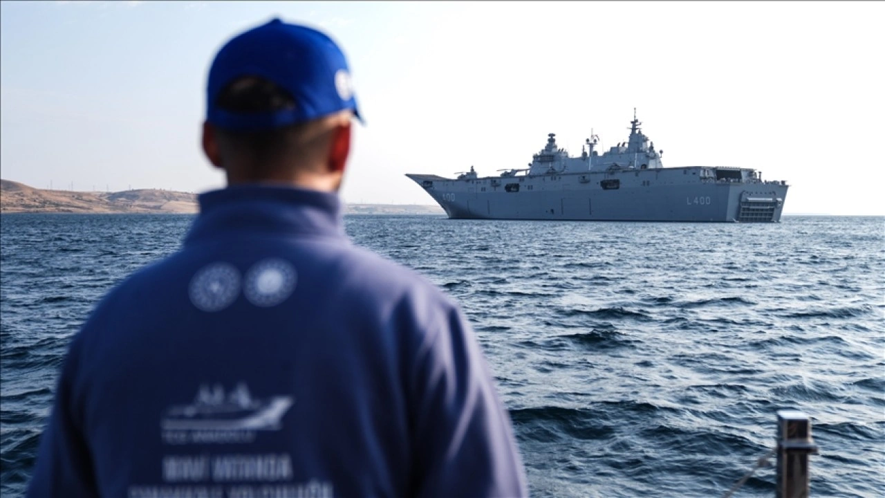TCG Anadolu "Zafer Yolculuğu" için Çanakkale'den İstanbul'a hareket etti