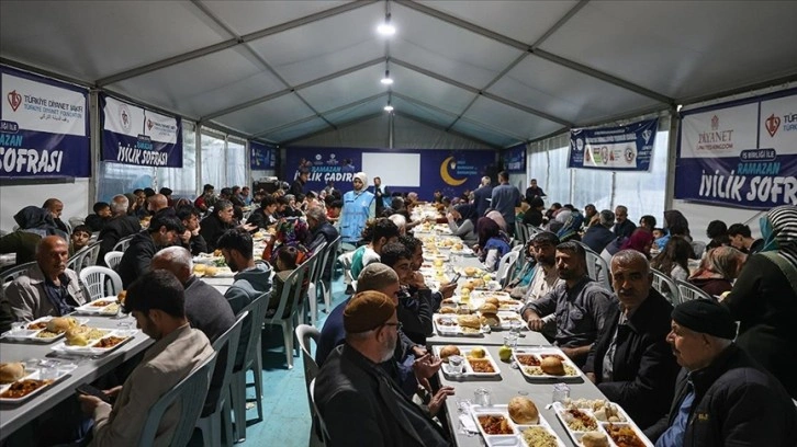 TDV ramazanda deprem bölgesindeki 3 milyon kişiye yemek ulaştırdı