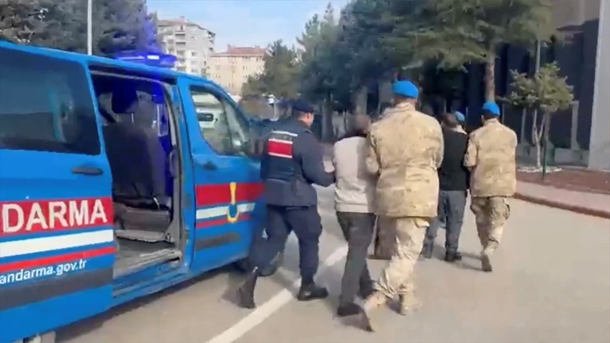 Tefecilik, yağma ve tehdit suçlarına yönelik operasyonlarda 25 şüpheli yakalandı