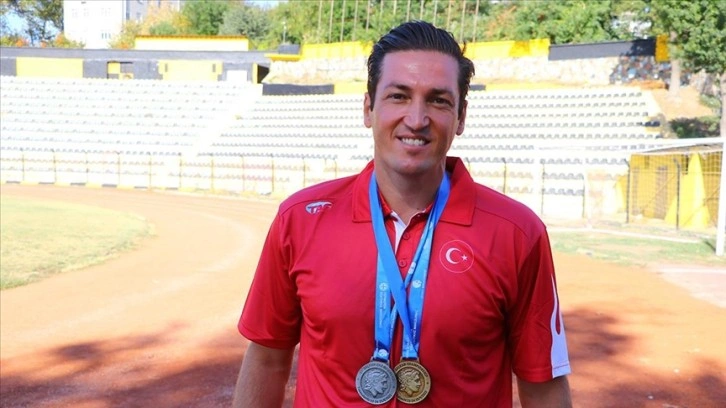 Tekirdağlı tenis antrenörü başarısını atletizmde de Balkan şampiyonu olarak gösterdi