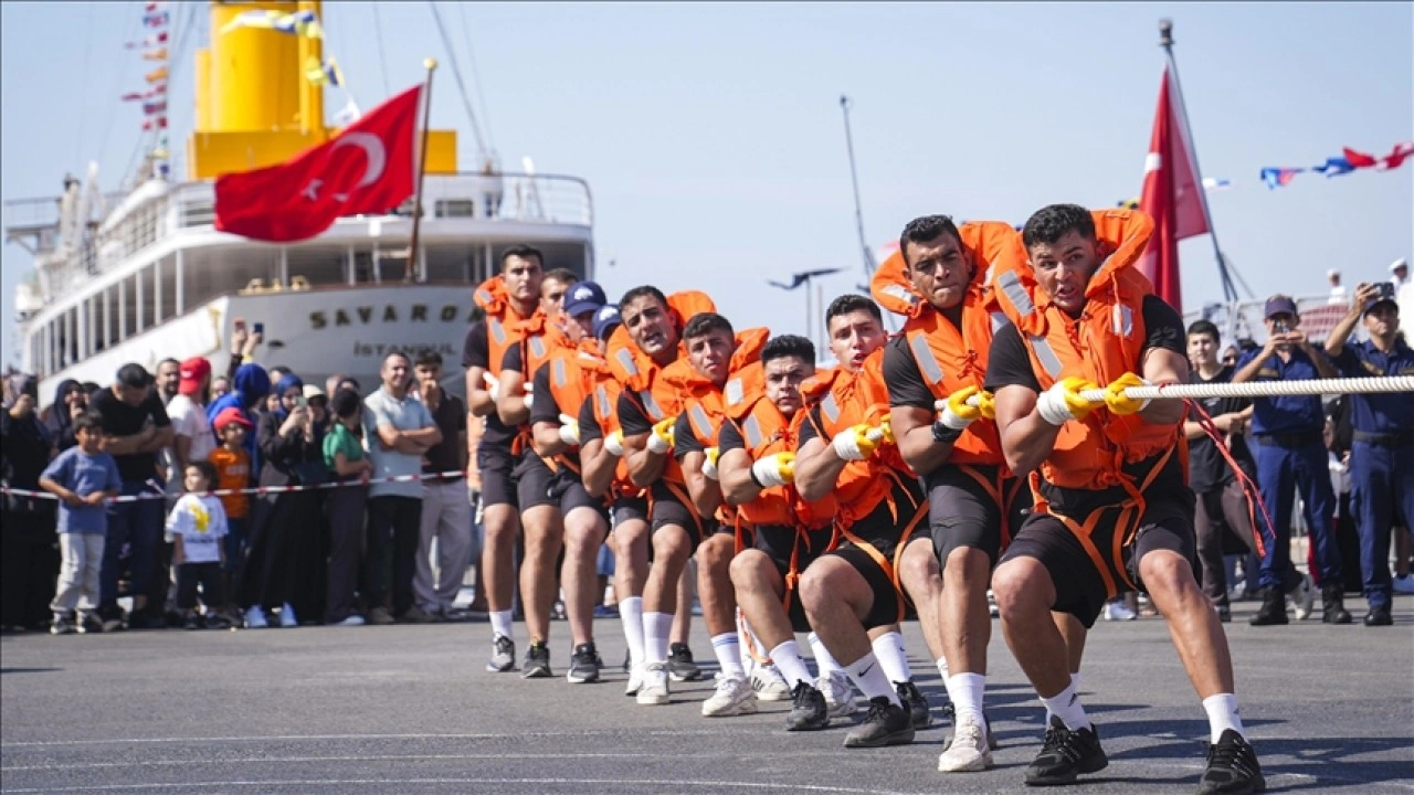 "TEKNOFEST Mavi Vatan"da Halat Çekme Yarışması düzenlendi