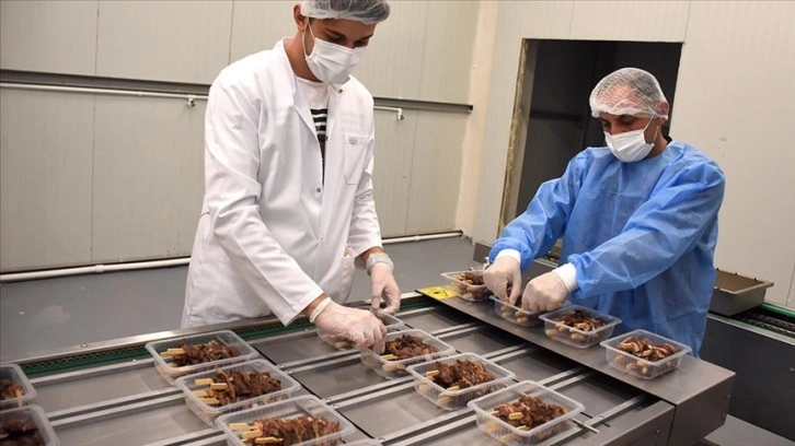 Tescilli lezzet cağ kebabı soğuk zincirle Türkiye pazarına açılıyor