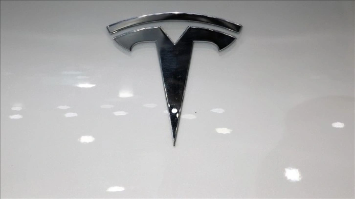 Tesla, yaklaşık 2,2 milyon aracını geri çağırıyor