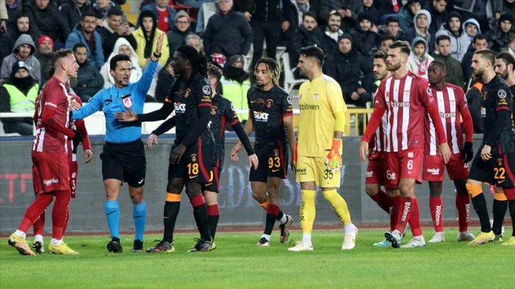 TFF: Gaziantep FK-Beşiktaş ve Sivasspor-Galatasaray maçlarında önemli hakem hatası tespit edildi