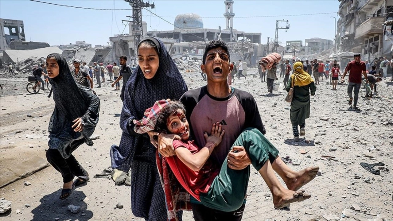 The Guardian: İsrail ordusunun Gazze'deki saldırılarında öldürdüğü her altı kişiden beşi sivil