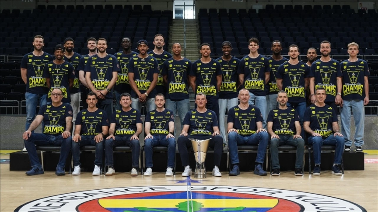 THY Avrupa Ligi şampiyonu Fenerbahçe Beko, basın mensuplarıyla bir araya geldi