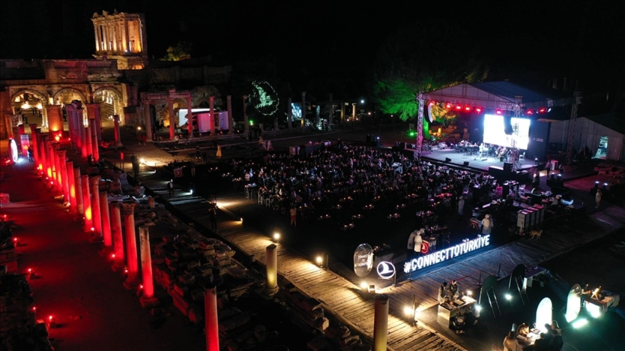 THY, "Connect To Türkiye" yabancı tur operatörlerini İzmir'de buluşturdu