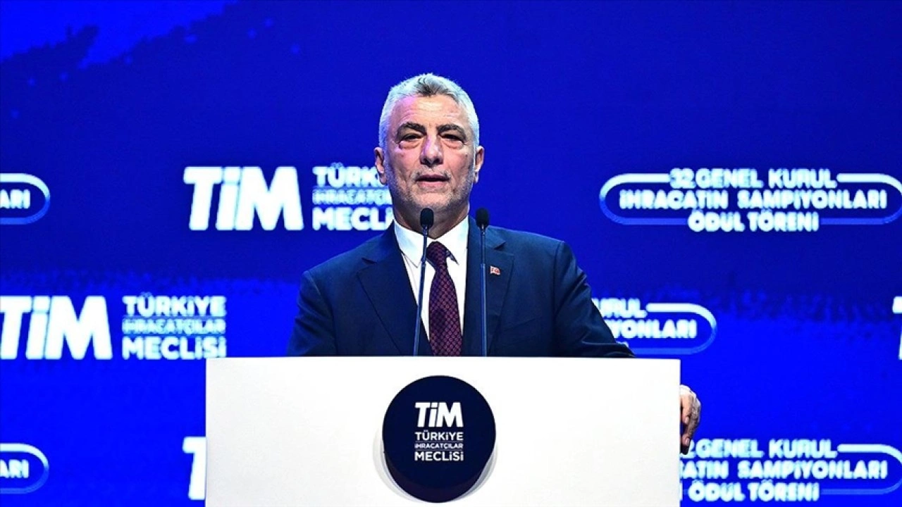 Ticaret Bakanı Bolat: İhracatımız büyük sınamalara rağmen artarak yoluna devam etmekte