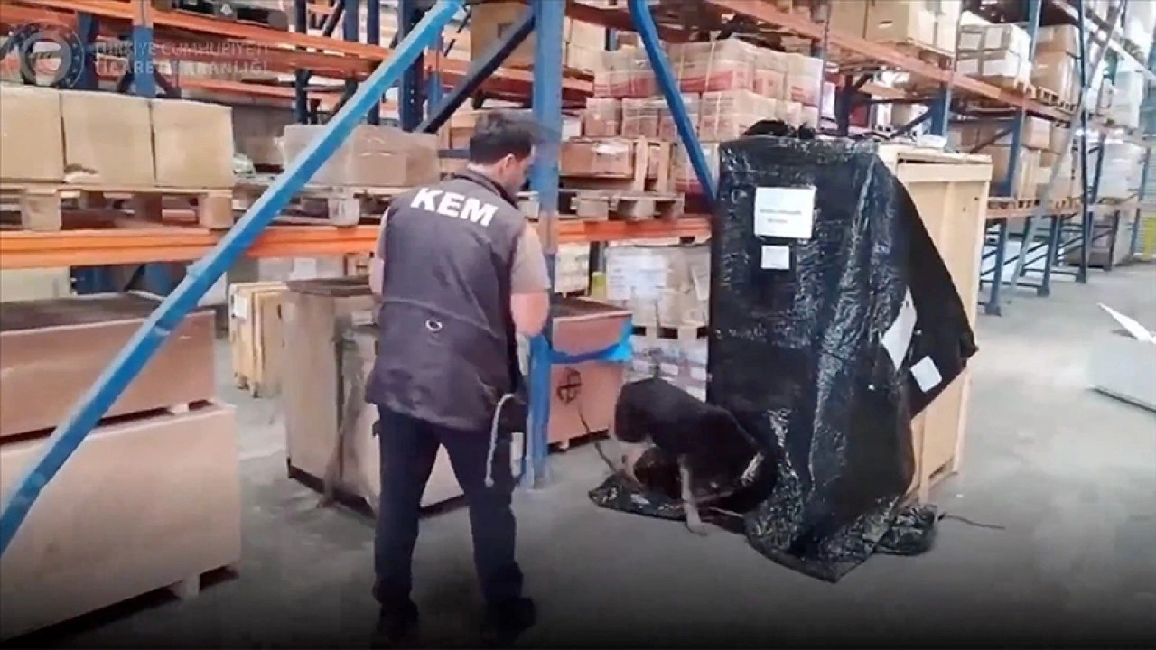 Ticaret Bakanlığı ekipleri, 4 ilde çok sayıda kaçak eşya ve yüklü miktarda uyuşturucu ele geçirdi