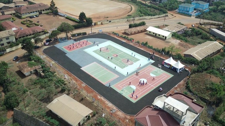 TİKA Kamerun'da Türkiye Cumhuriyeti'nin 100'üncü yılı anısına çok amaçlı spor sahası