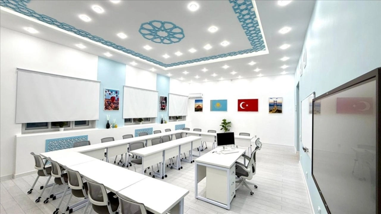 TİKA, Kazakistan'daki &uuml;niversitede "T&uuml;rk Dili Sınıfı" kurdu