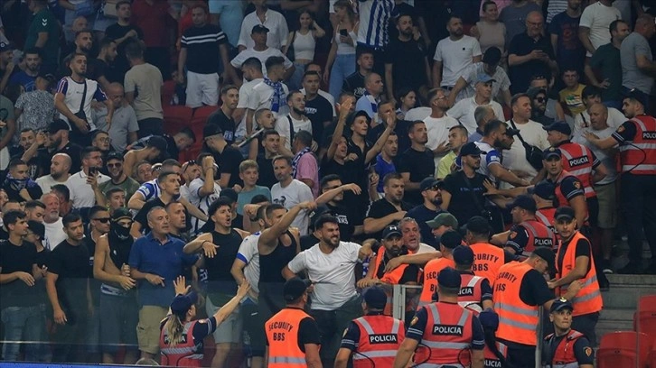 Tirana-Beşiktaş maçı olaylar nedeniyle geç başladı