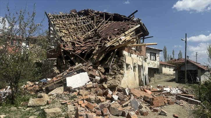 Tokat'ta deprem nedeniyle evi ağır hasar görenlere konteyner dağıtılmaya başlandı