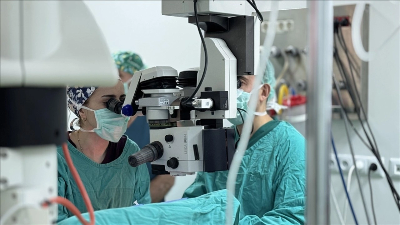 Trabzon'da tek gözüne yapılan kornea nakli 71 yaşındaki hastaya umut oldu