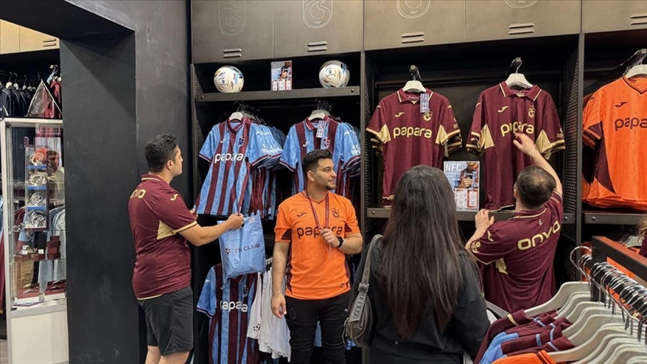 Trabzonspor'da yeni sezon formaları satışa sunuldu