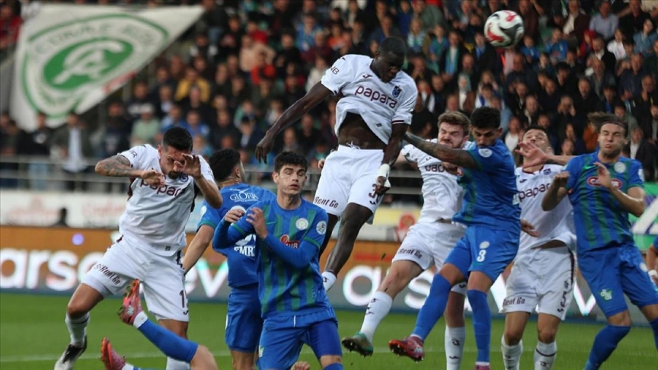 Trabzonspor, deplasmanda Çaykur Rizespor'u 2-1 yendi