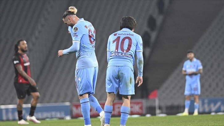 Trabzonspor evinde iyi, deplasmanda kayıp