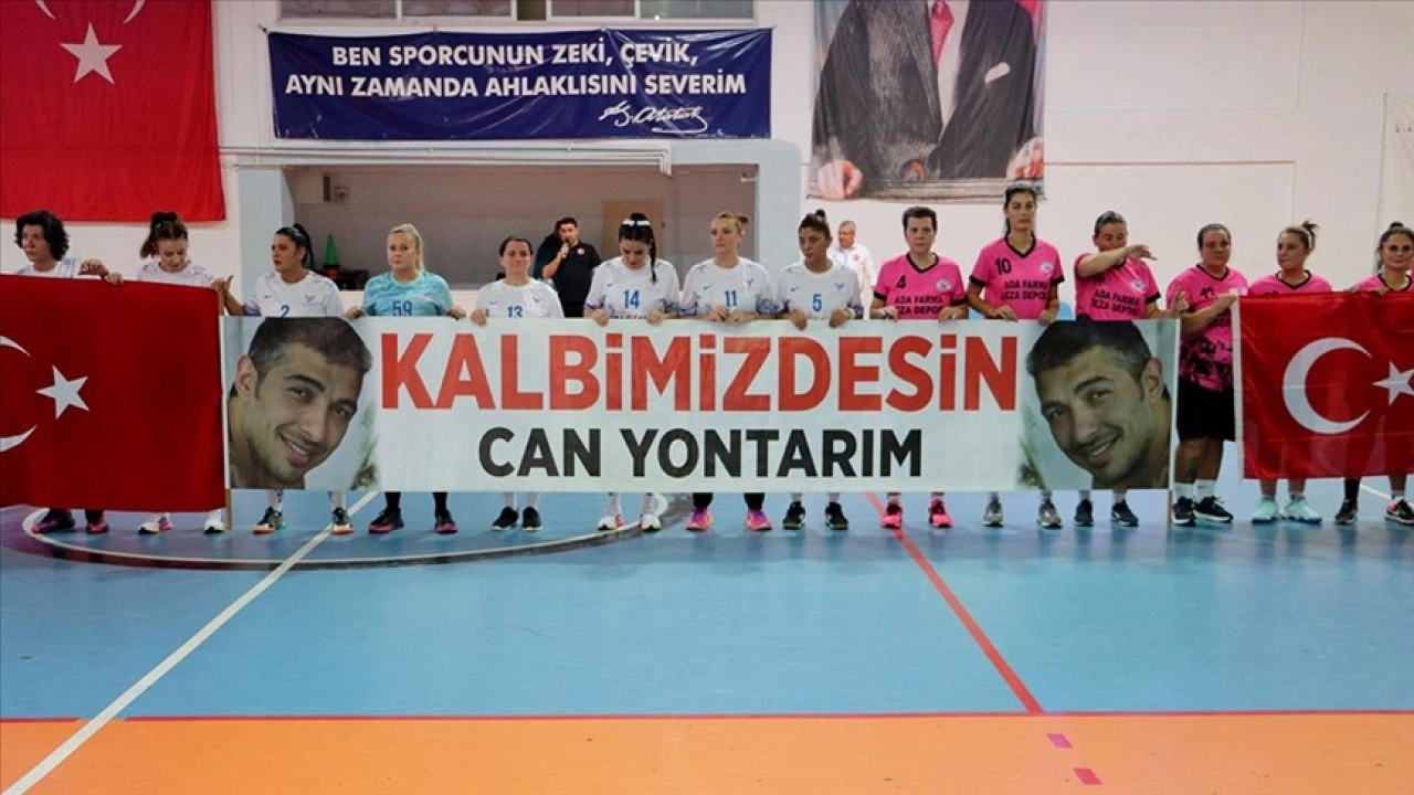 Trafik kazasında hayatını kaybeden hentbolcu unutulmuyor