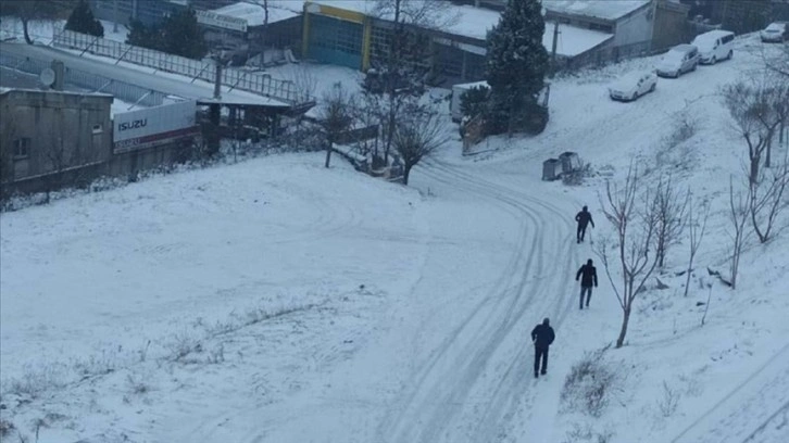 Trakya'da kar ve fırtına etkili oluyor