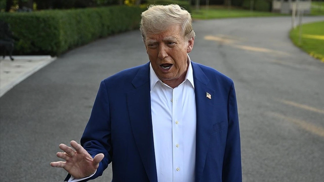 Trump, Cumhuriyetçilerin "Amerika'nın Sesi"nin kapatılması için oy kullanmasını isted