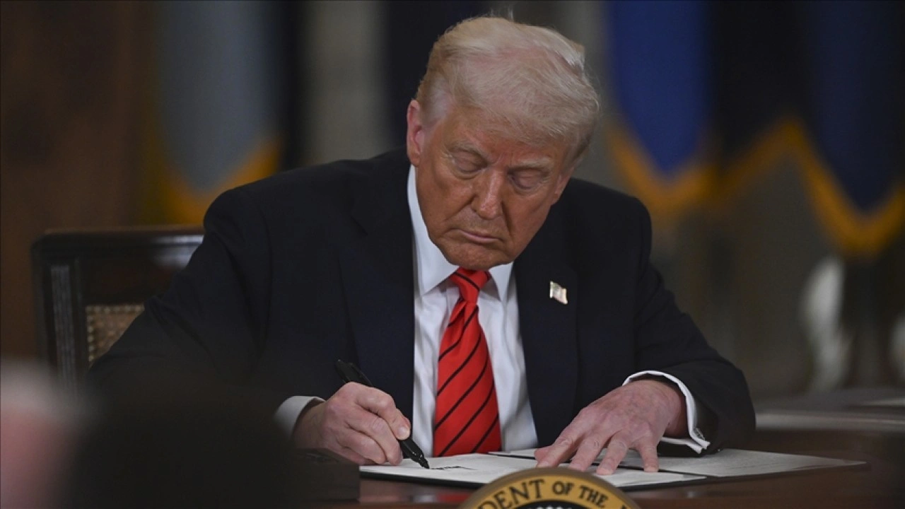 Trump, internette yapay zekayla oluşturulan cinsel içerikleri engelleyecek yasa tasarısını imzaladı
