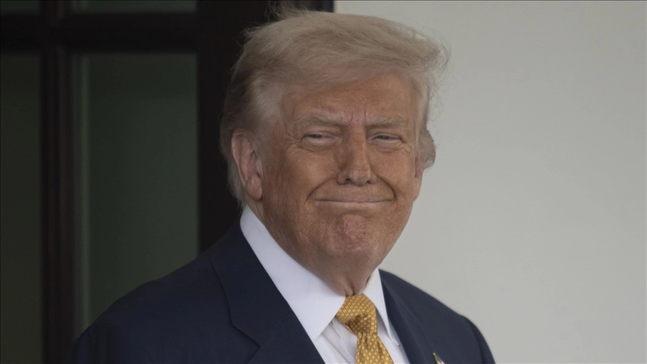 Trump, Musk ve şirketlerini "yok edeceği" iddialarını yalanladı