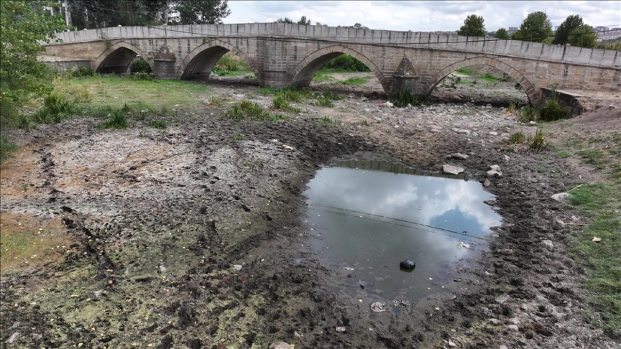 Tunca Nehri'nde su akışı durdu
