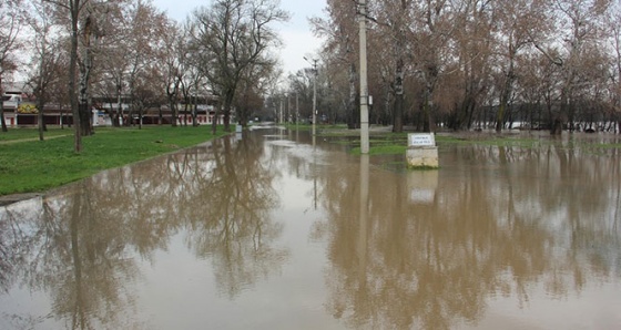 Tunca Nehri’nde ‘turuncu alarm’