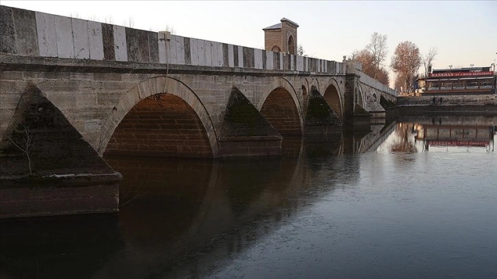 Tunca Nehri'nde kısmi buzlanma oluştu