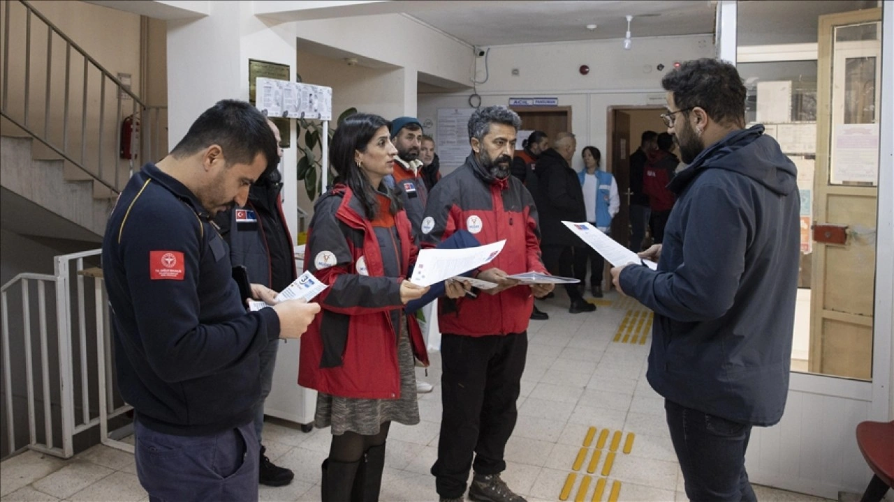Tunceli'de g&ouml;n&uuml;ll&uuml;ler deprem risklerine karşı ev ve iş yerlerinde "tehlike avı"nda
