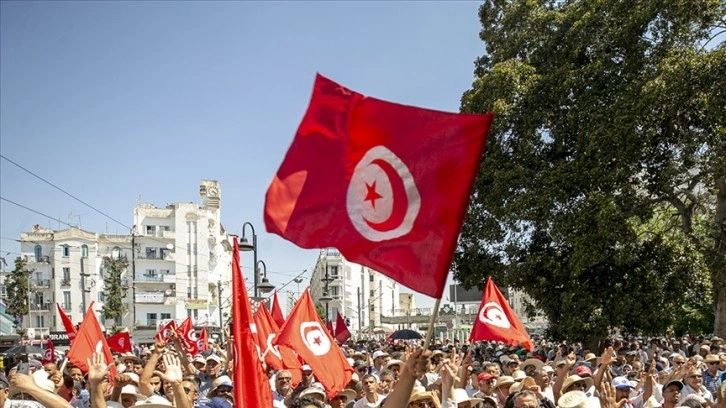Tunus 25 Temmuz’daki anayasa referandumuna tartışmaların gölgesinde gidiyor