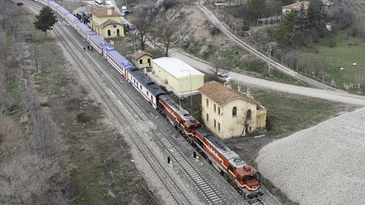 Turistik Karaelmas Treni sonbahar seferlerine başlıyor
