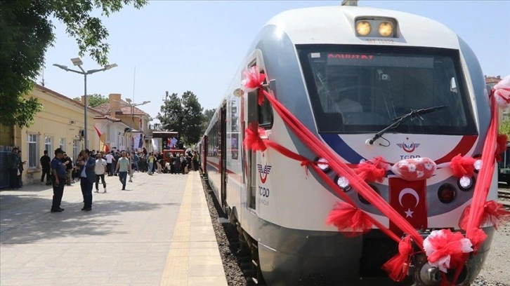 "Turistik Tuz Ekspresi"nin ilk seferi Çankırı'ya ulaştı