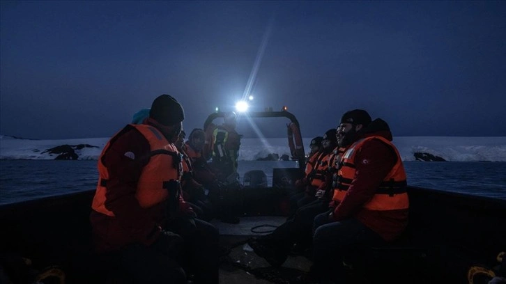 Türk bilim ekibi 4 gün sonra Antarktika'ya ulaştı