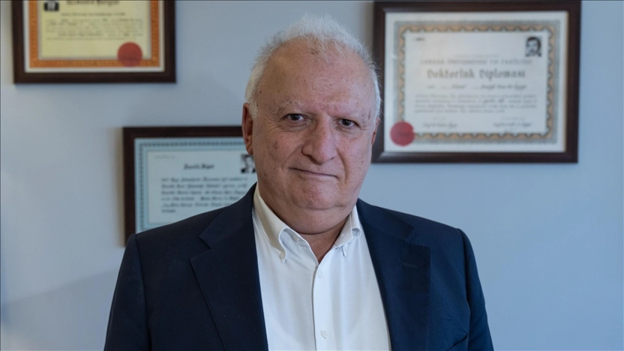 Türk bilim insanına kulak cerrahisi alanındaki başarıları İtalya'dan şövalyelik ünvanı getirdi