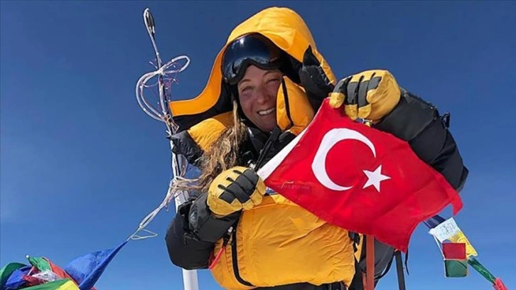 Türk dağcı Gülnur Tumbat 