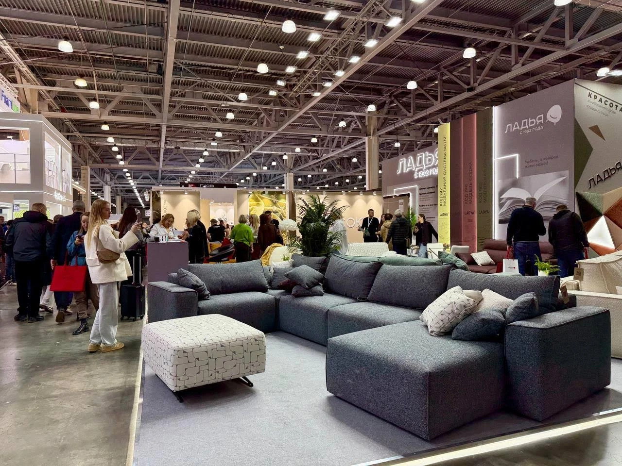 Türk firmaları Moskova Crocus Expo’da Mobilya Fuarı’na katıldı