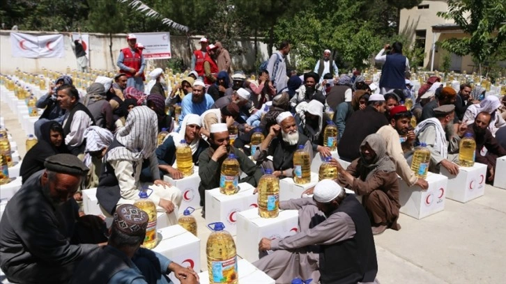 Türk Kızılaydan ihtiyaç sahibi 1000 aileye gıda yardımı