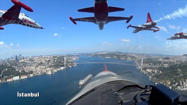 'Türk Yıldızları'nın kokpitinden Türkiye