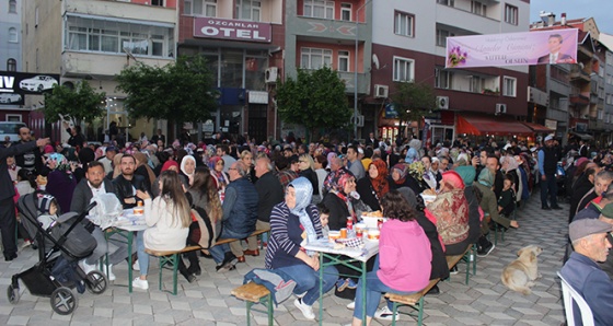 Türkeli'de 2 bin kişilik iftar sofrası kuruldu