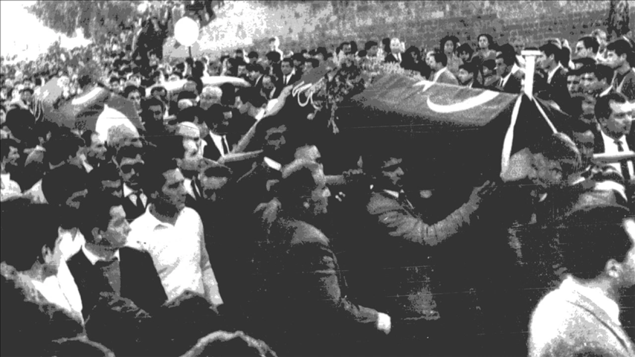 T&uuml;rkiye, 1963'teki "Kanlı Noel" katliamında hayatını kaybeden Kıbrıslı T&uuml;rkleri andı