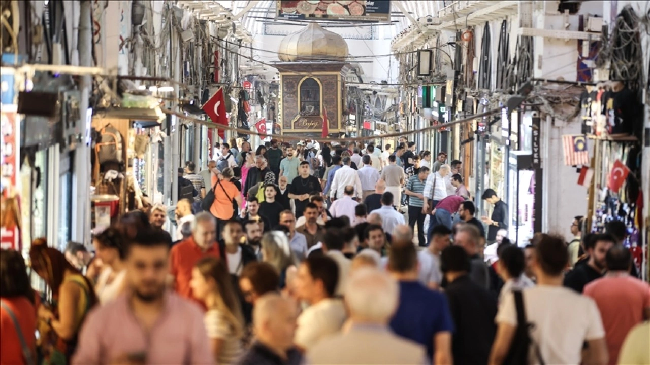 Türkiye, 85 milyon 664 bin 944 kişilik nüfusuyla 194 ülke arasında 18'inci sırada yer alıyor