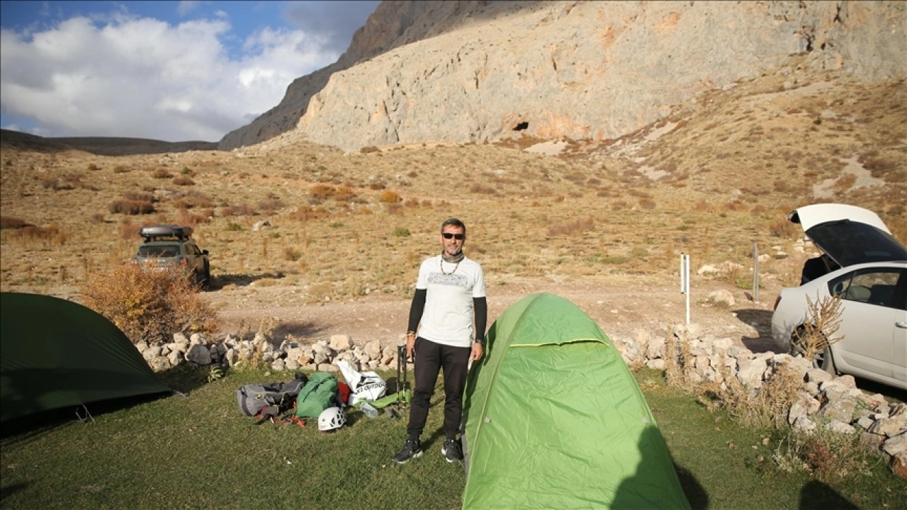 Türkiye'de birçok dağa tırmanan "61'lik delikanlı"nın gözü yurt dışındaki zirvel