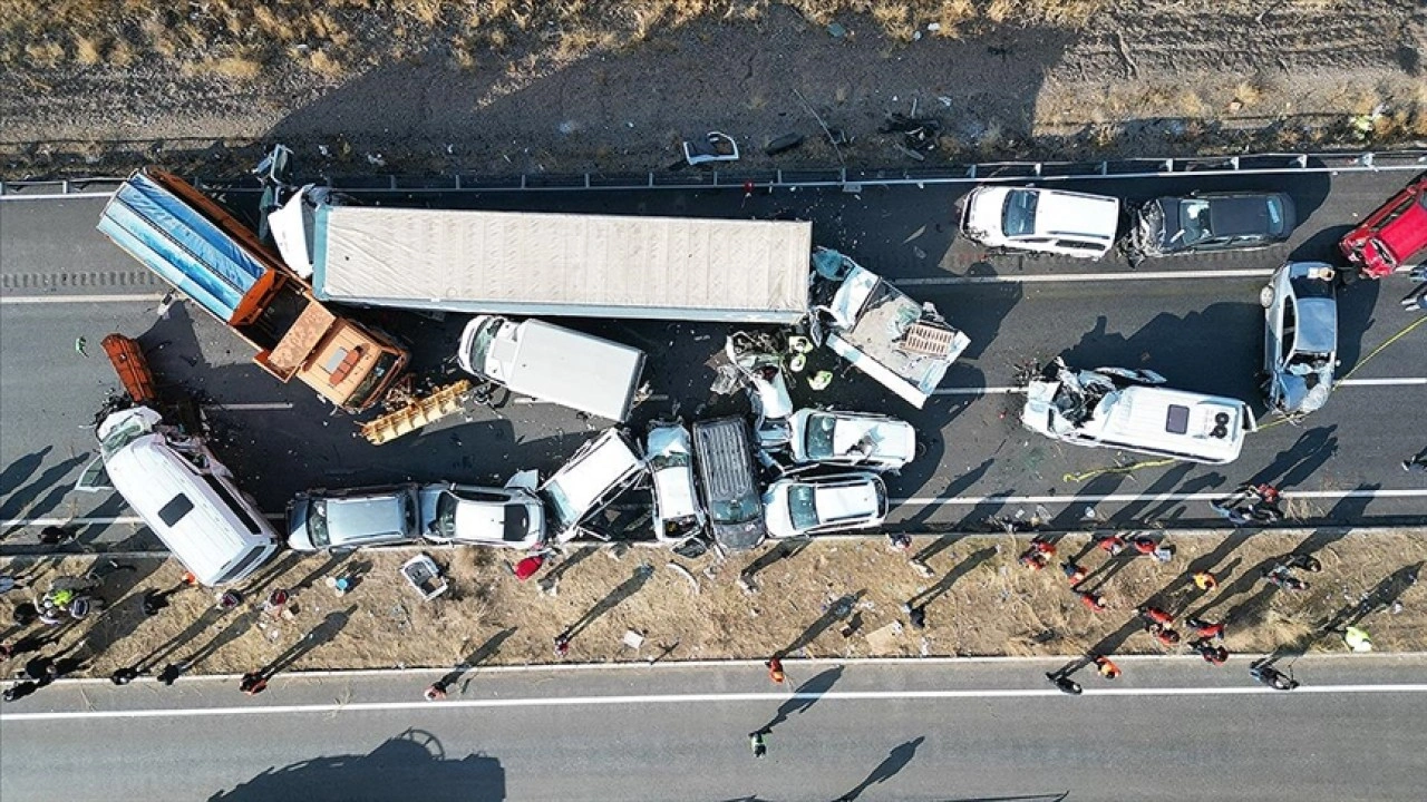 Türkiye'de geçen yıl 1 milyon 444 bin 27 trafik kazası meydana geldi