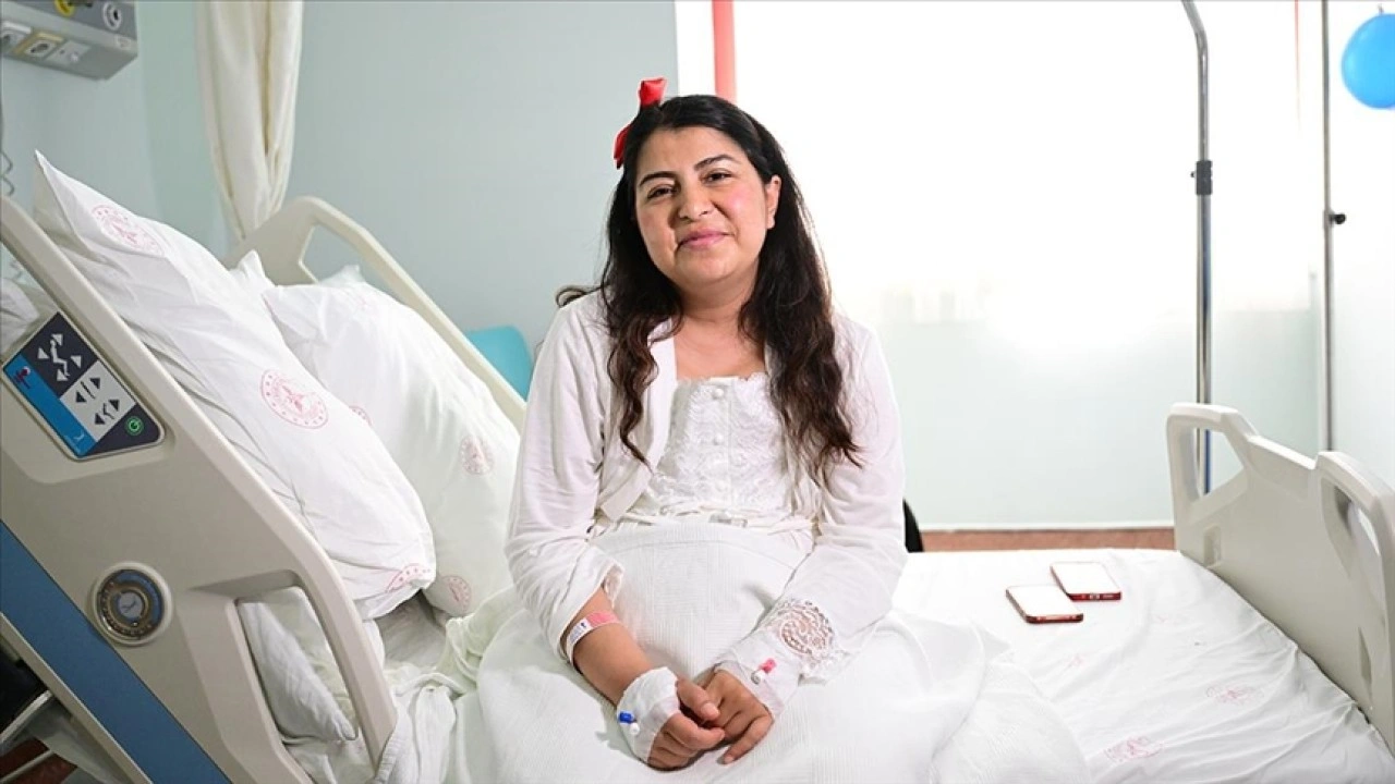 Türkiye'de ilk kez akciğer nakilli hasta anne oldu